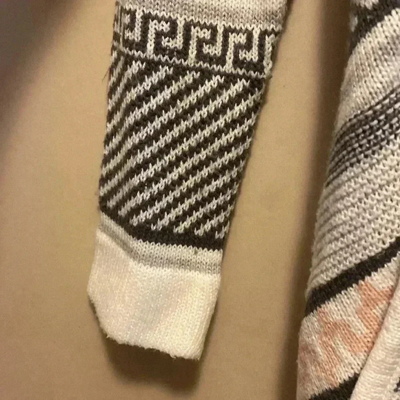 Sweater - Picture 4 of 7